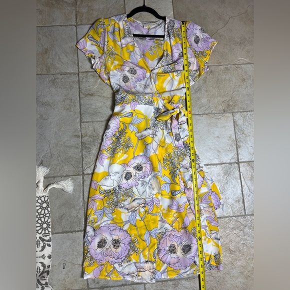 Yumi Kim Silk Wrap Midi Dress S Yellow Floral Wedding Guest Vacation Resort Work - Picture 12 of 12